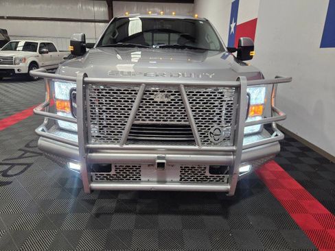 Used 2020 Ford F350 Lariat w/ Lariat Value Package AWD/4WD image 21