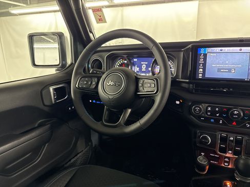 Used 2025 Jeep Wrangler Unlimited Rubicon 4xe w/ Safety Group AWD/4WD image 28