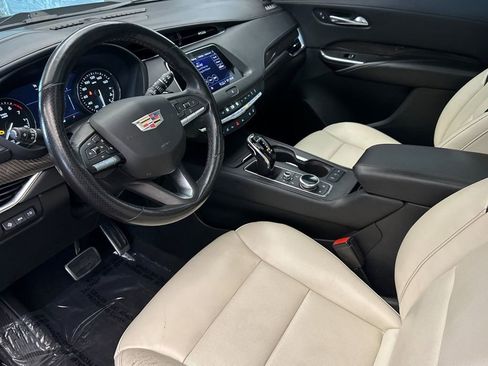 Used 2022 Cadillac XT4 Sport w/ Comfort Package image 10