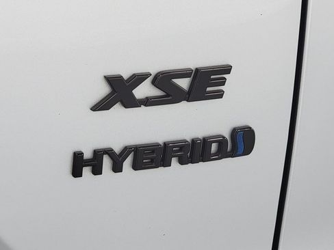 Used 2023 Toyota Corolla Cross AWD Hybrid w/ Convenience Package image 10