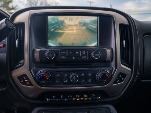 Used 2019 GMC Sierra 2500 Denali w/ Suspension Package, Off-Road image 26