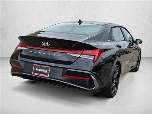 New 2026 Hyundai Elantra SEL Sport FWD image 2