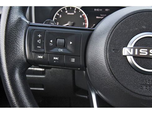 Used 2023 Nissan Rogue SV image 18