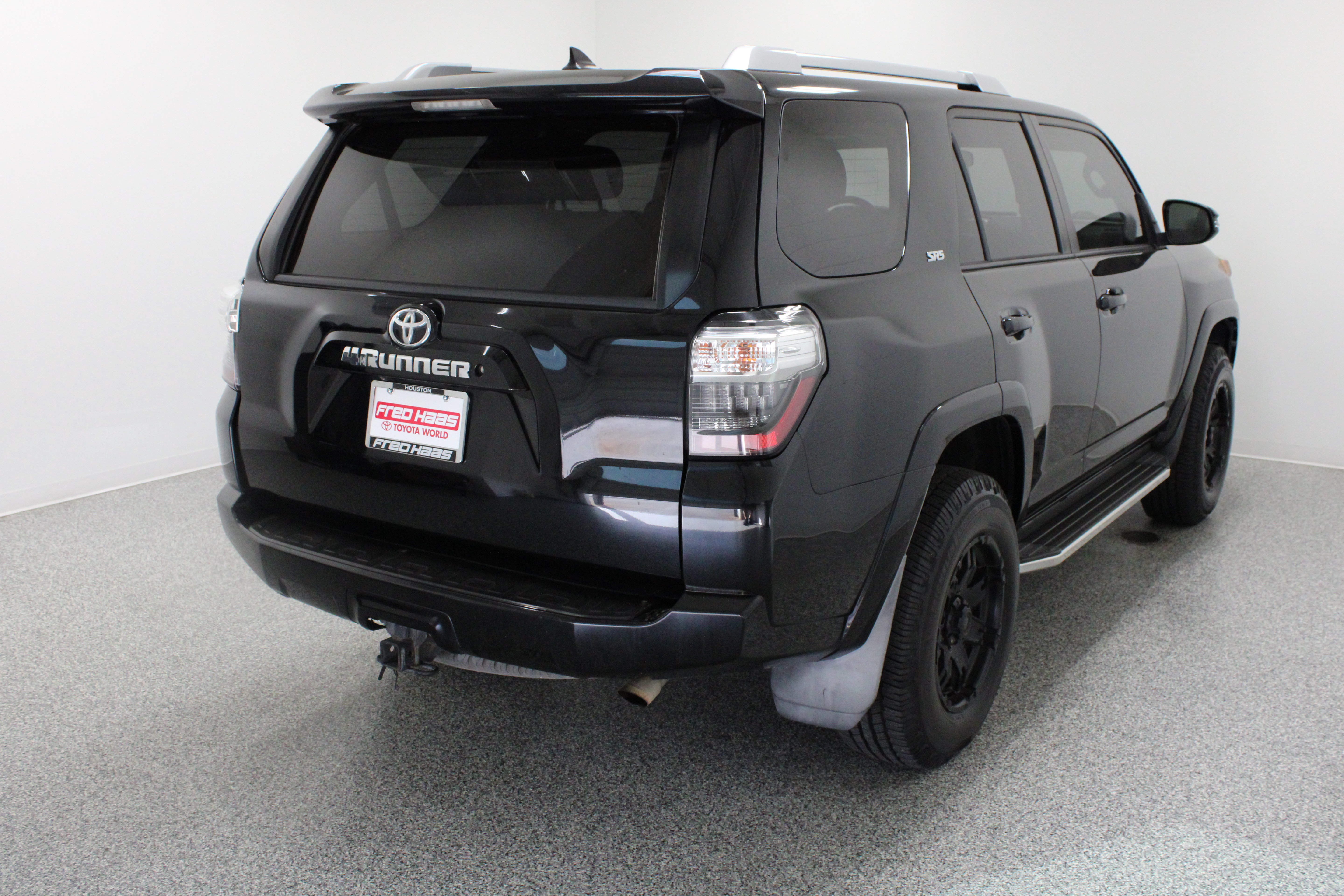 Used 2015 Toyota 4Runner SR5 RWD image 7
