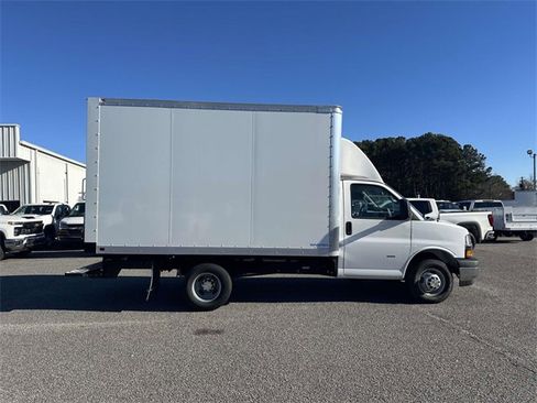 New 2025 Chevrolet Express 3500 w/ Power Convenience Package image 6