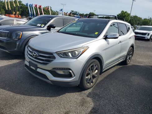 Used 2018 Hyundai Santa Fe Sport image 2