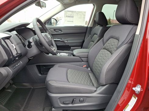 New 2026 Nissan Pathfinder SV image 9