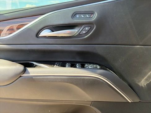 Used 2022 Cadillac Escalade Premium Luxury RWD image 15