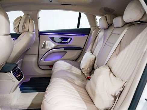 Used 2023 Mercedes-Benz EQS 580 4MATIC Sedan image 18