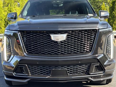 Used 2026 Cadillac Escalade V w/ LPO, ONYX Package AWD/4WD image 20