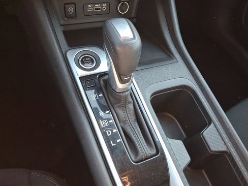 Used 2024 Nissan Sentra SV FWD image 14