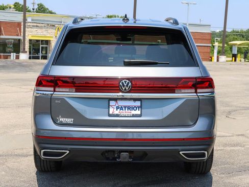 Used 2025 Volkswagen Atlas SE FWD image 32