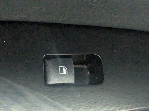 Certified 2025 Kia Sportage X-Line image 17