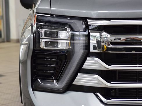 Used 2025 Chevrolet Silverado 2500 High Country w/ Z71 Off-Road Package AWD/4WD image 12