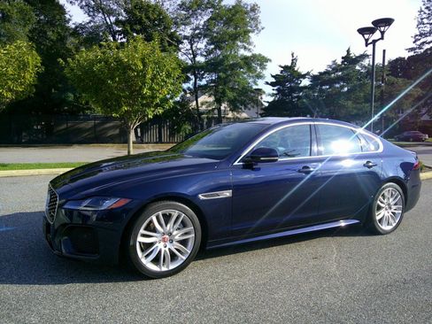 Used 2023 Jaguar XF R-Dynamic SE AWD/4WD image 9