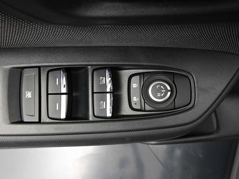 Used 2025 Subaru Forester Premium AWD/4WD image 6