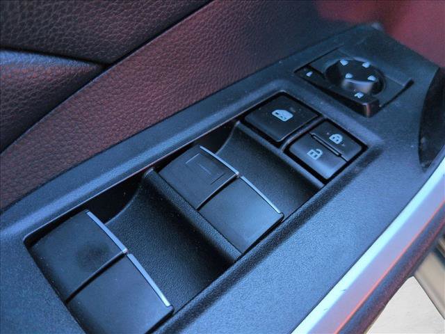 Used 2019 Toyota RAV4 XLE Premium FWD image 8