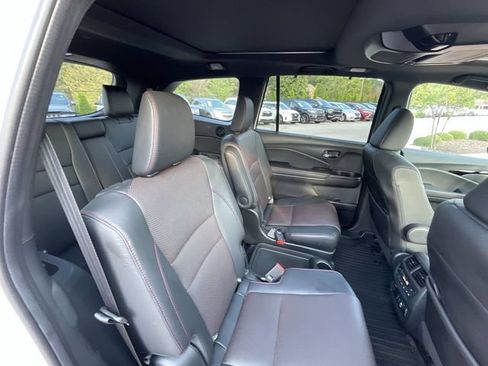 Used 2022 Honda Pilot Black Edition image 36