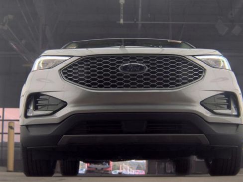 Used 2023 Ford Edge SEL w/ Convenience Package AWD/4WD image 4