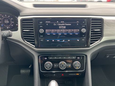 Used 2022 Volkswagen Atlas Cross Sport SE image 20