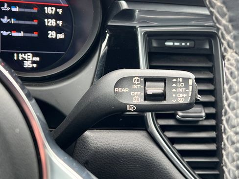 Used 2018 Porsche Macan image 35