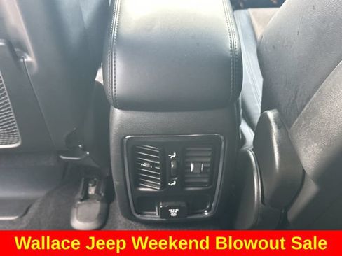 Used 2021 Jeep Grand Cherokee Laredo X AWD/4WD image 19