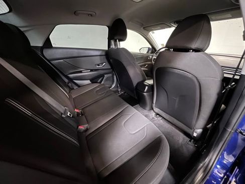 Used 2021 Hyundai Elantra SEL w/ Convenience Package FWD image 12