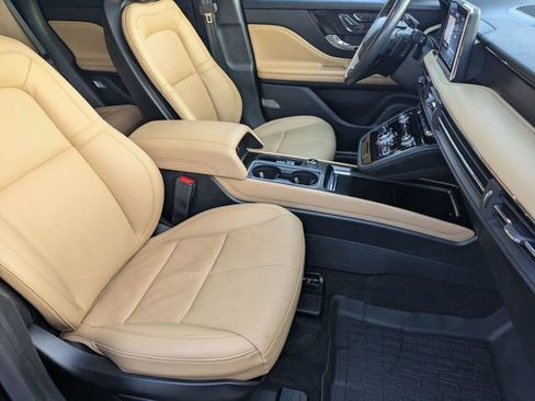 Used 2023 Lincoln Corsair Reserve w/ Towing Package image 21