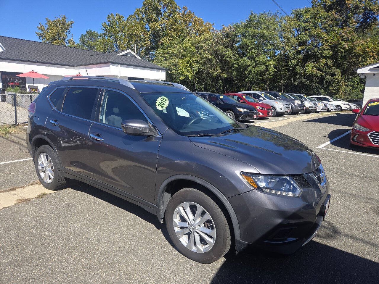 Used 2015 Nissan Rogue SV AWD/4WD image 3