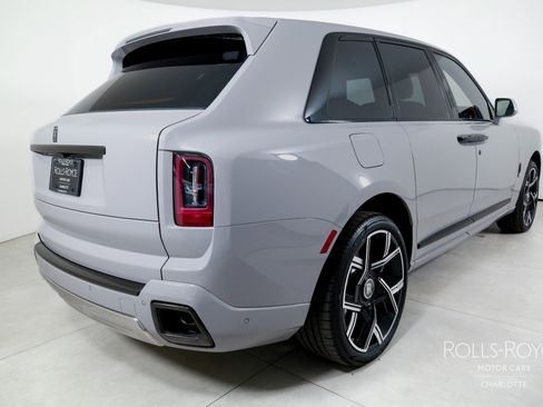 Used 2026 Rolls-Royce Cullinan Black Badge image 2