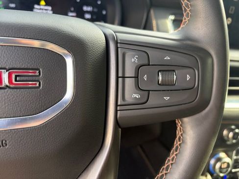 Used 2023 GMC Yukon AT4 w/ AT4 Premium Package AWD/4WD image 8