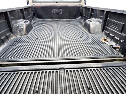 Used 2016 Ford F250 XL w/ Power Equipment Group RWD image 9