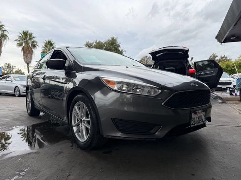 Used 2018 Ford Focus SE image 25