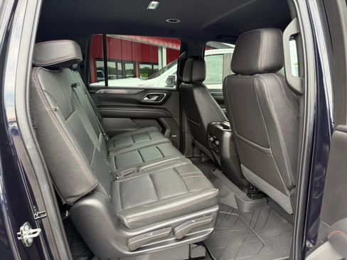 Used 2022 Chevrolet Suburban RST w/ Sport Performance Package RWD image 14