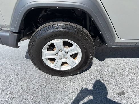 Used 2022 Jeep Wrangler Unlimited Sport AWD/4WD image 16