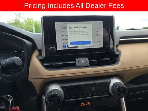 Used 2025 Toyota RAV4 LE AWD/4WD image 4