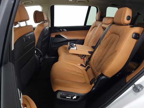 Used 2026 BMW X7 xDrive40i image 33