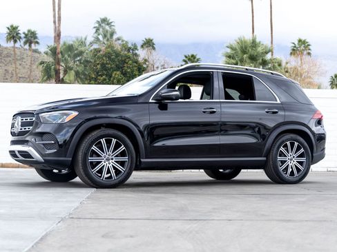 Used 2025 Mercedes-Benz GLE 350 4MATIC image 1