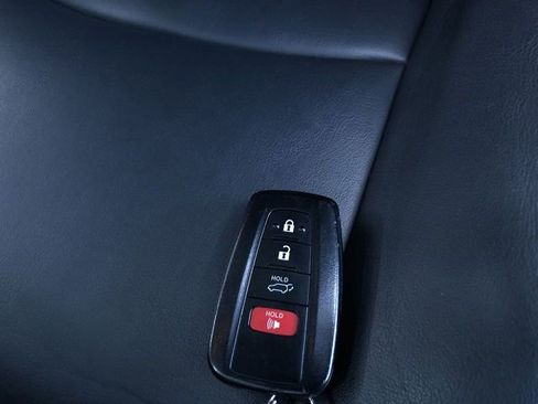 Used 2021 Toyota RAV4 XLE Premium AWD/4WD image 33