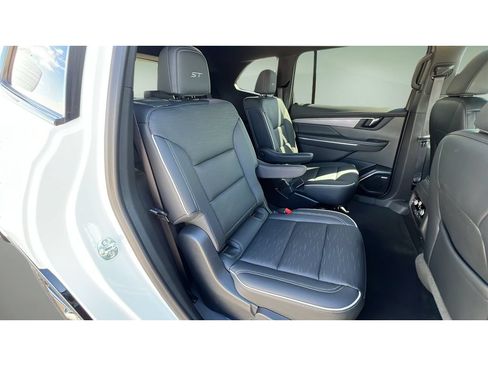 Certified 2025 Buick Enclave Sport Touring AWD/4WD image 30