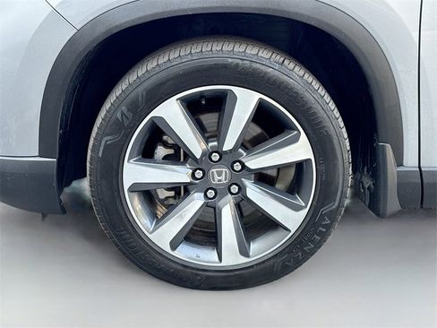 Used 2025 Honda Pilot Touring image 35