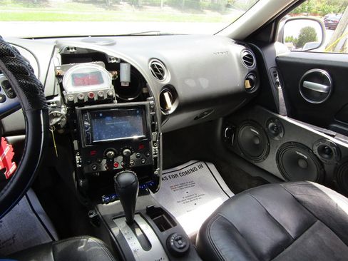Used 2006 Pontiac Grand Prix GXP w/ Sun And Sound Package FWD image 10