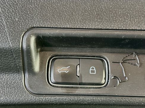 Used 2020 Ford Explorer Platinum AWD/4WD image 33