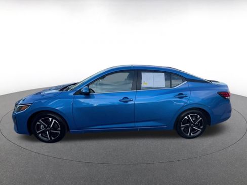 Used 2025 Nissan Sentra SV image 9