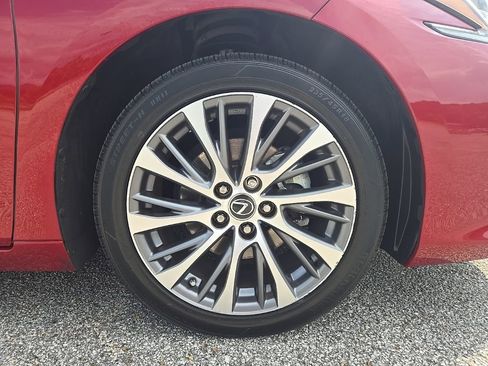 Used 2019 Lexus ES 350 w/ Accessory Package 2 FWD image 29
