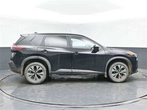 Used 2023 Nissan Rogue SV image 11