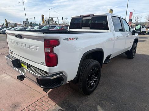 Used 2024 Chevrolet Silverado 3500 LT w/ Convenience Package AWD/4WD image 3