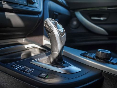 Used 2016 BMW 335i Gran Turismo xDrive image 25