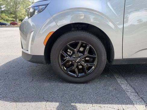 Used 2025 Kia Soul LX w/ LX Technology Package FWD image 37