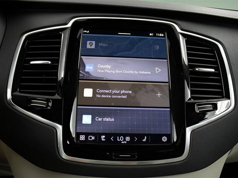 New 2025 Volvo XC90 T8 Plus w/ Protection Package Premier image 28